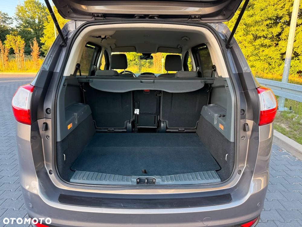 Ford Grand C-MAX - 19