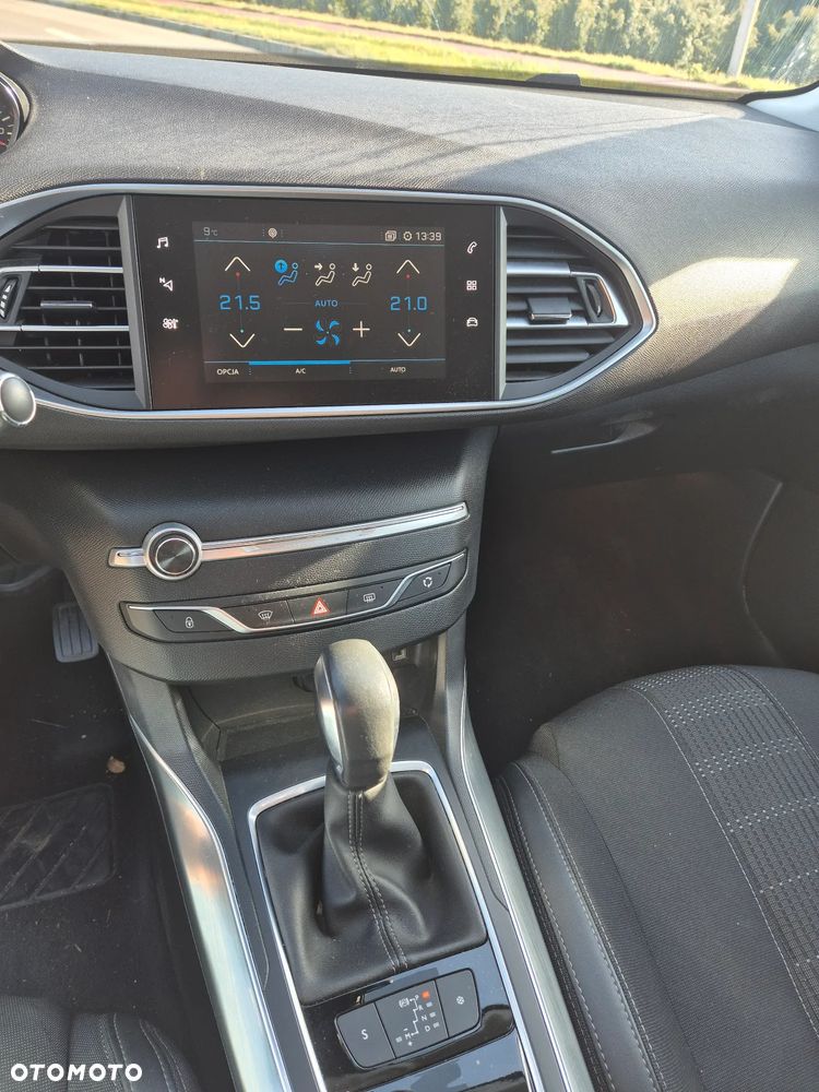 Peugeot 308 1.5 BlueHDi Allure S&S EAT6 - 8