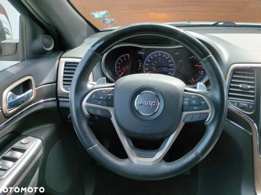 Jeep Grand Cherokee - 19