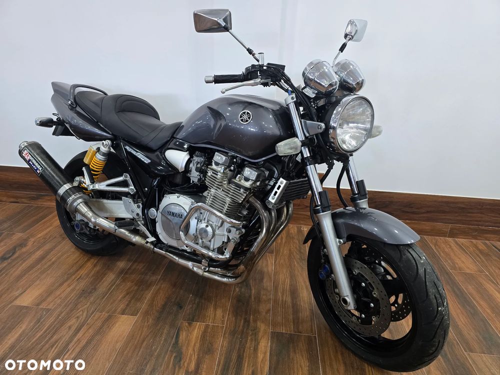 Yamaha XJR - 31