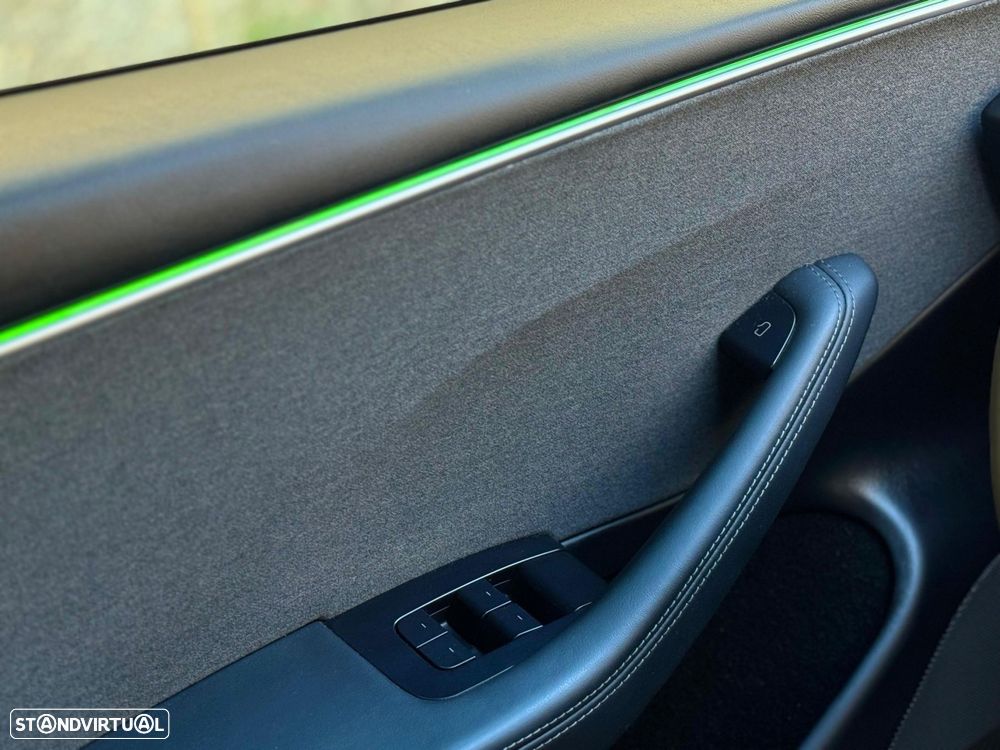 Tesla Model 3 Tração Traseira Premium - 42