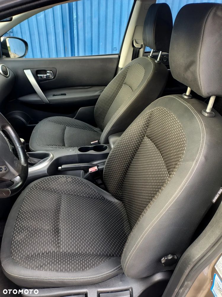 Nissan Qashqai+2 2.0 visia - 17