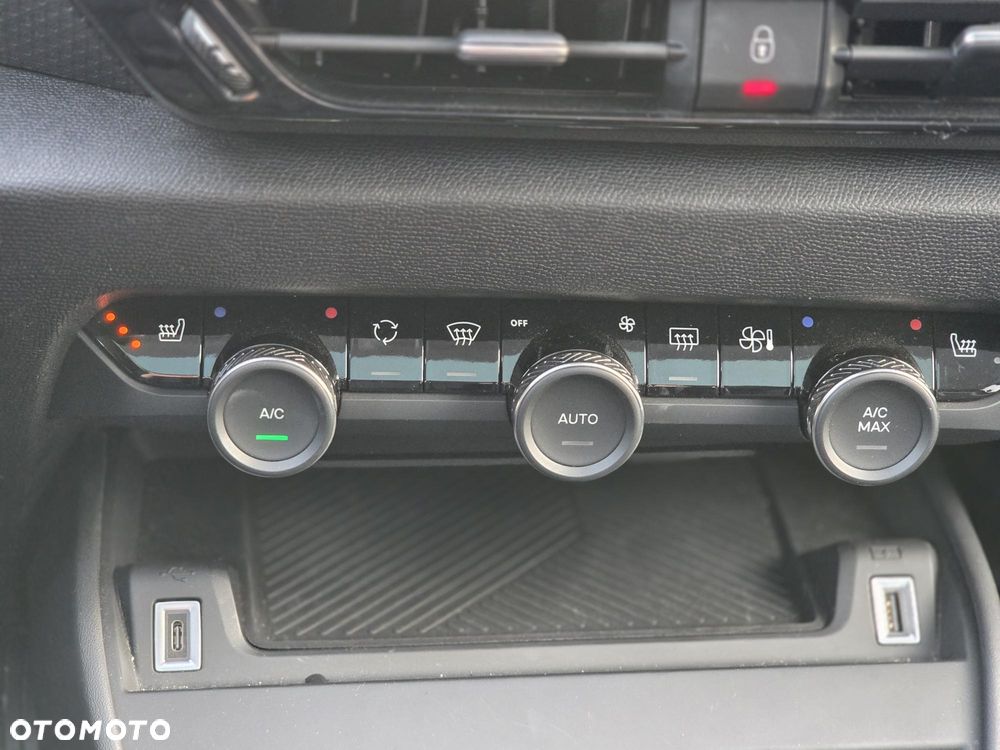 Citroën C4 EV136 50kWh Shine - 15