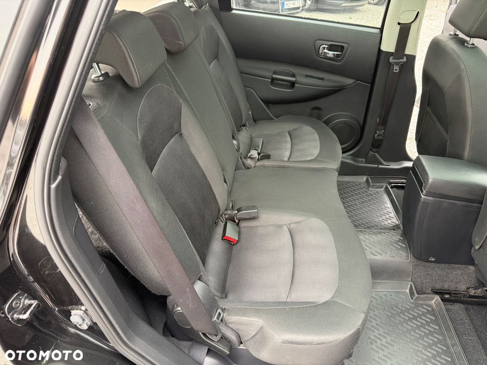 Nissan Qashqai+2 - 15