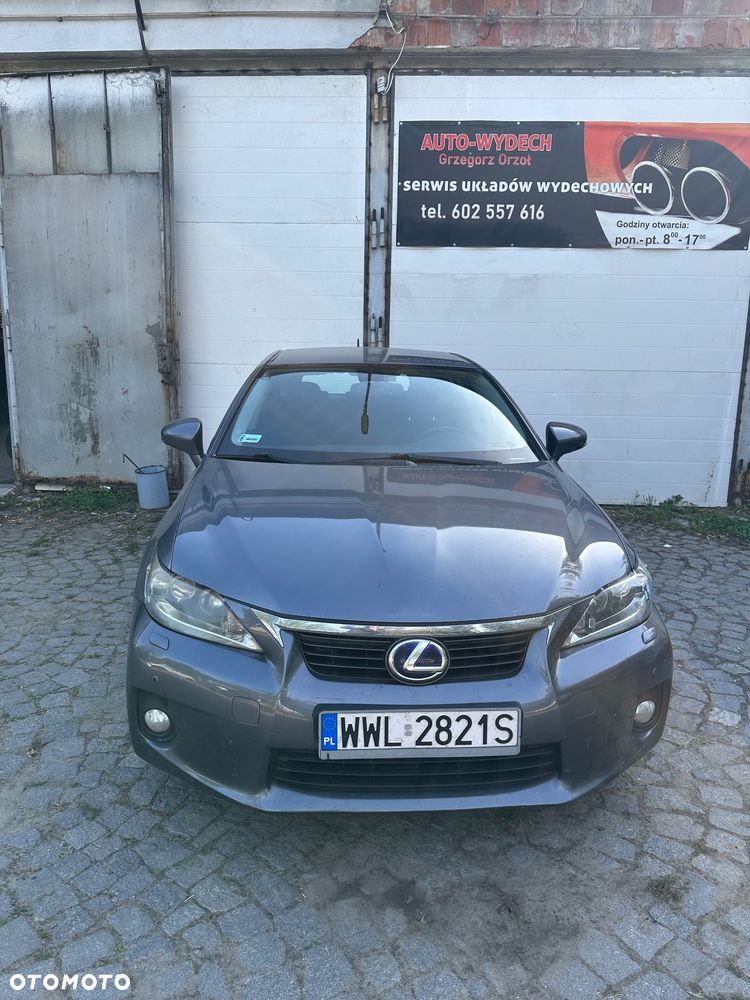 Lexus CT - 10