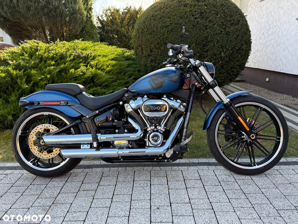 Harley-Davidson Softail Breakout - 1