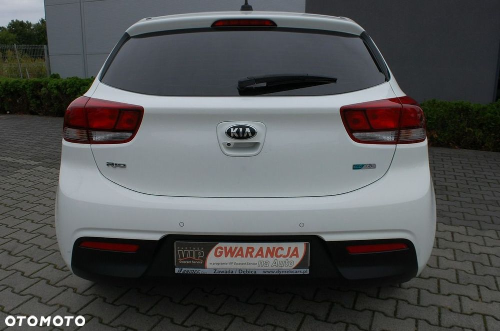 Kia Rio - 16