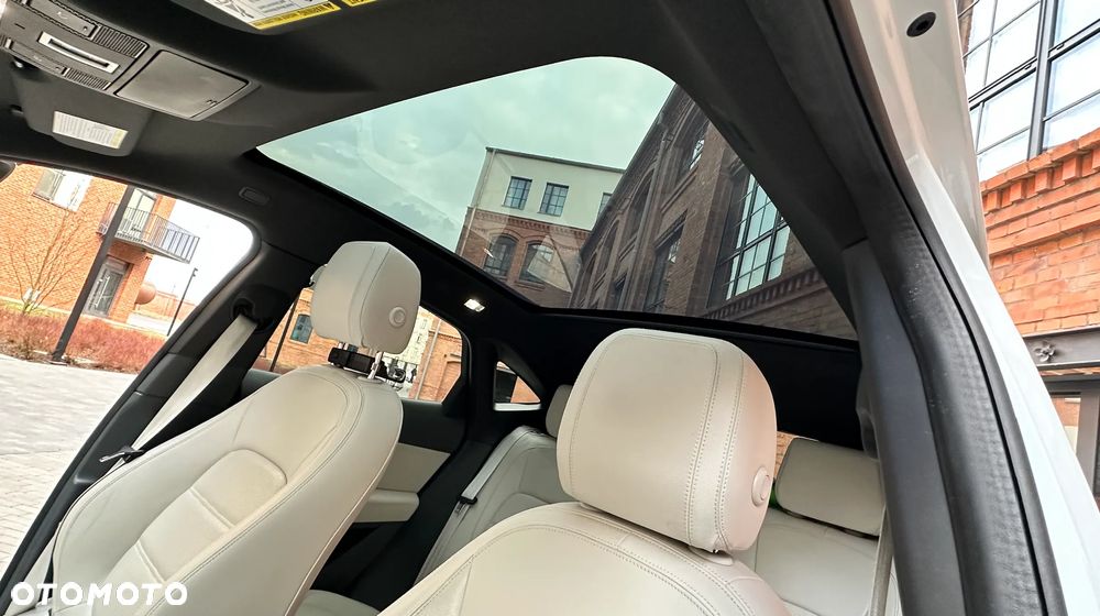 Jaguar E-Pace 2.0 i4P AWD SE - 16