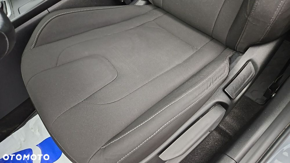 Hyundai Elantra 1.6 Smart - 12