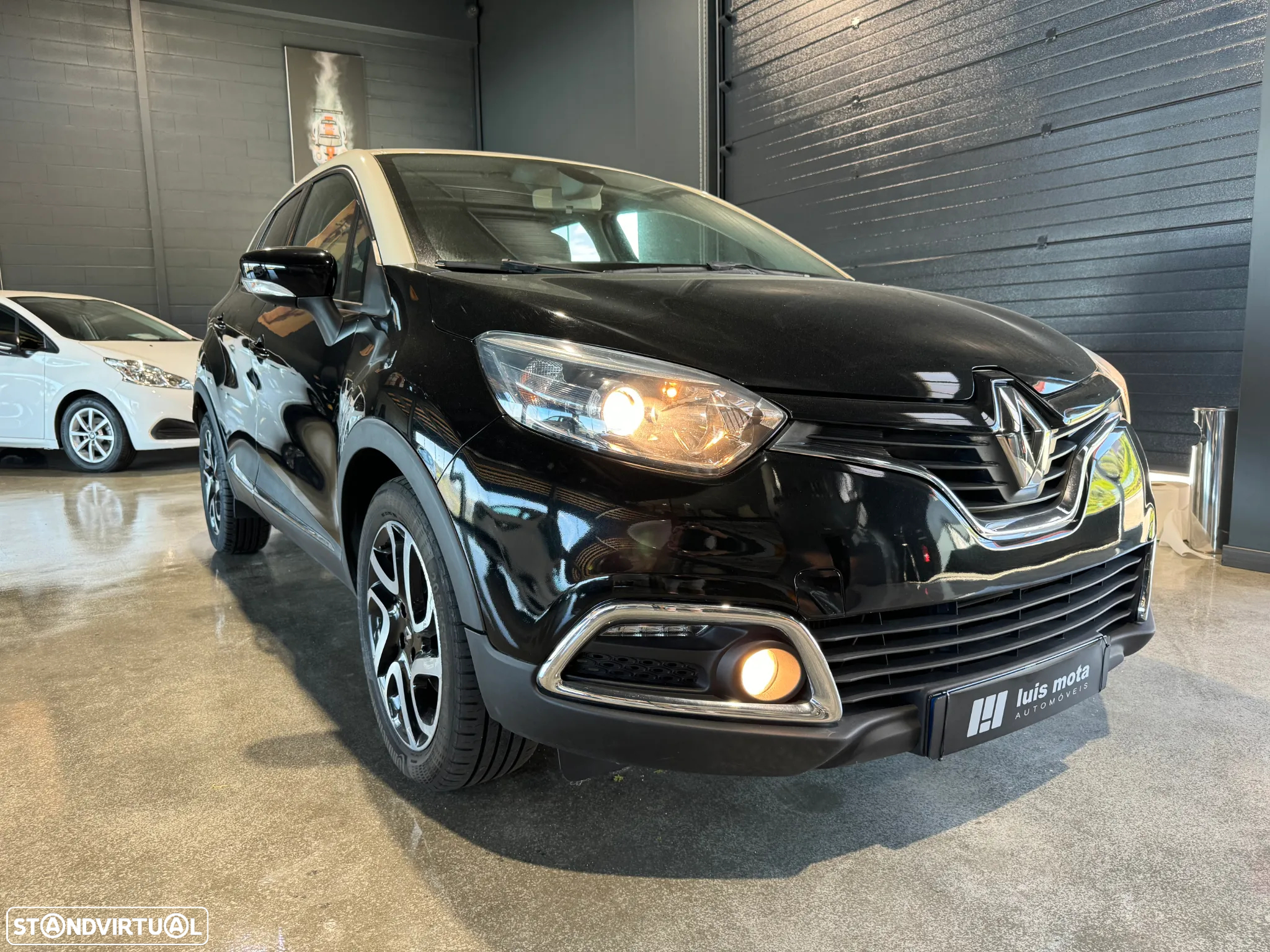Renault Captur ENERGY TCe 120 EDC Intens - 3