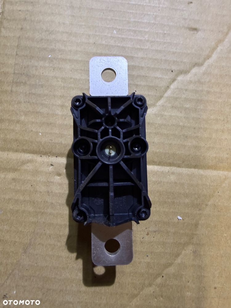 Bezpiecznik pirotechniczny Tesla Model 3 1064689-00-J. - 1