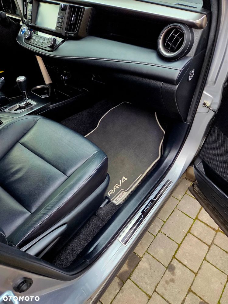 Toyota RAV4 - 18