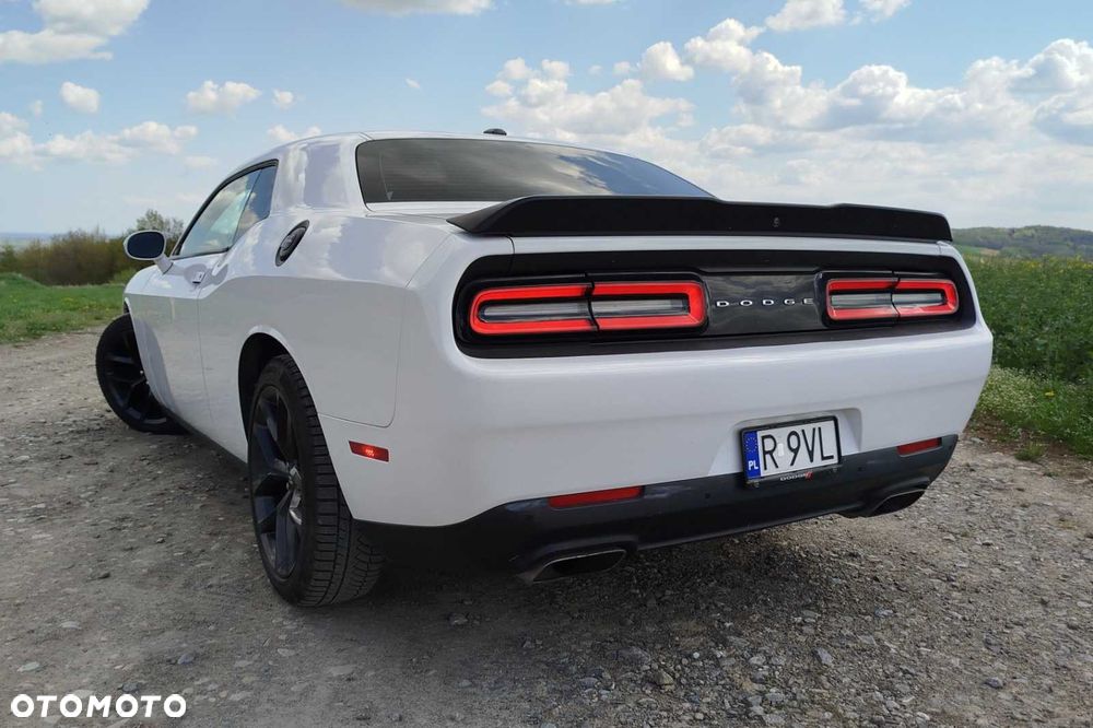 Dodge Challenger - 4