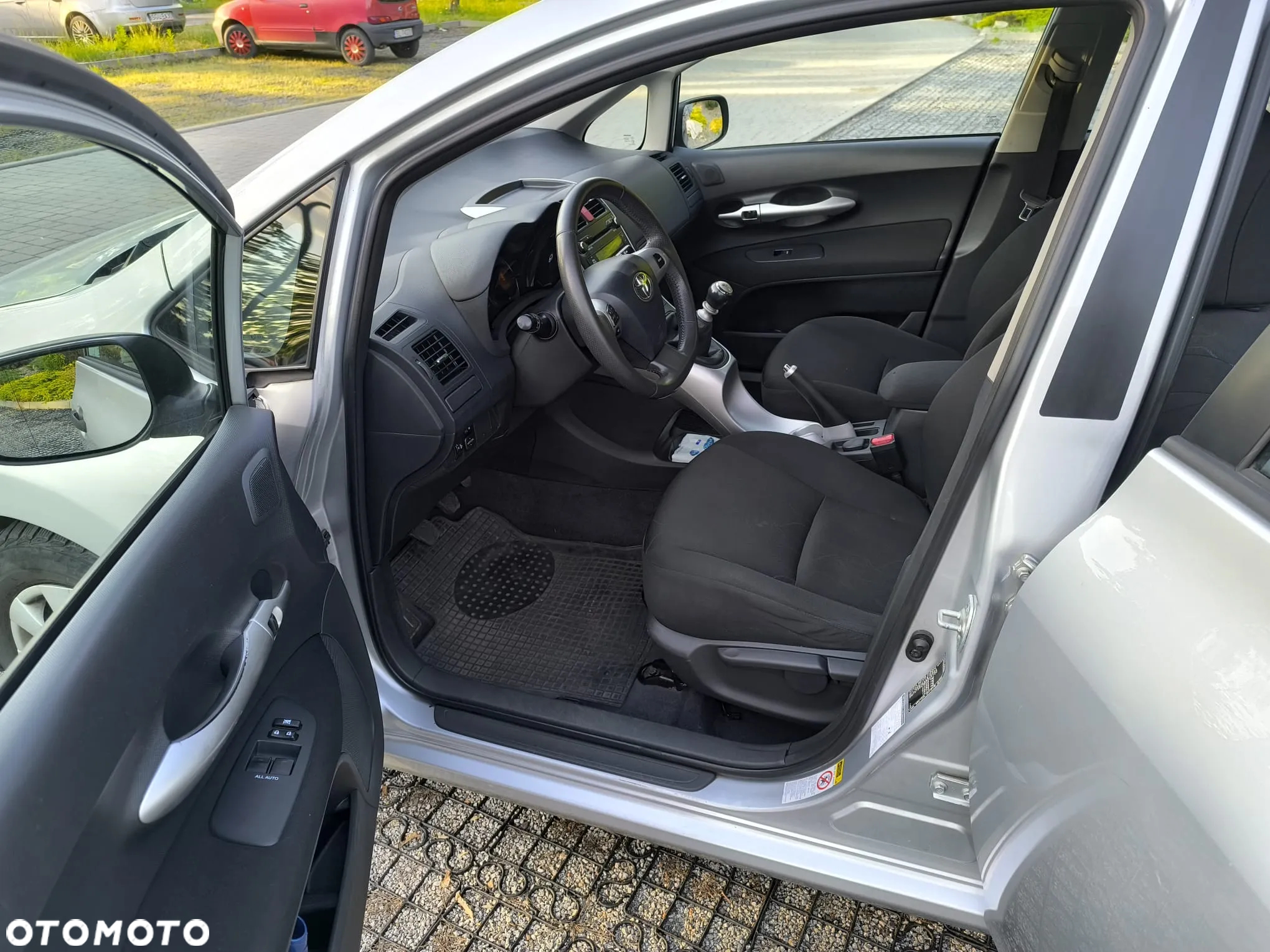 Toyota Auris - 2