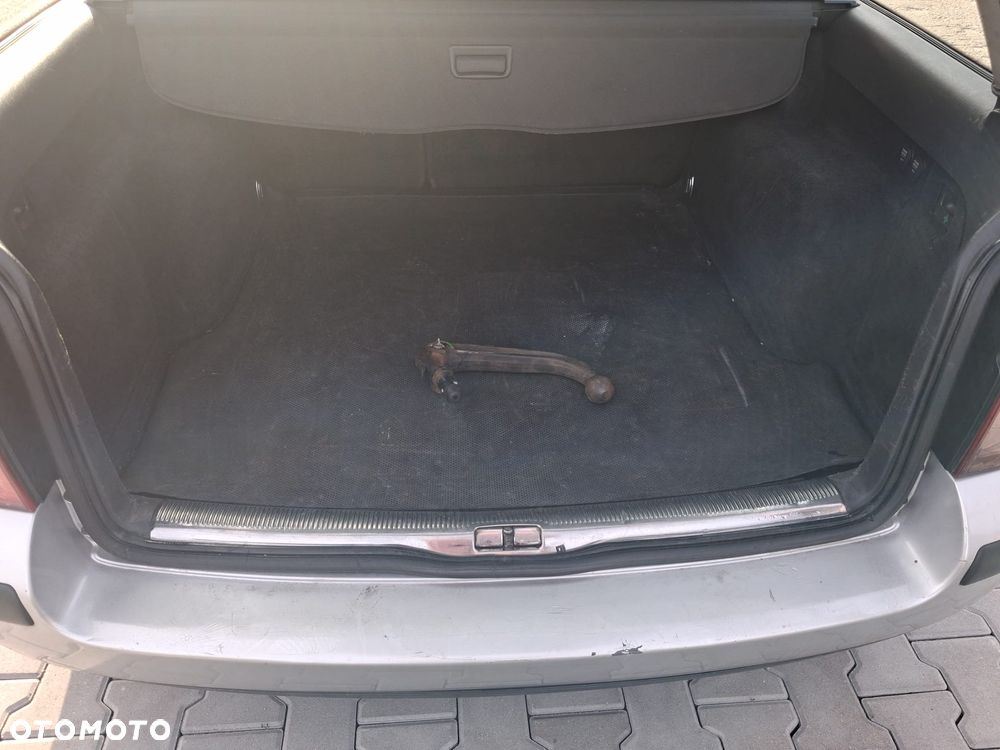 Volkswagen Passat 1.9 TDI Basis - 5