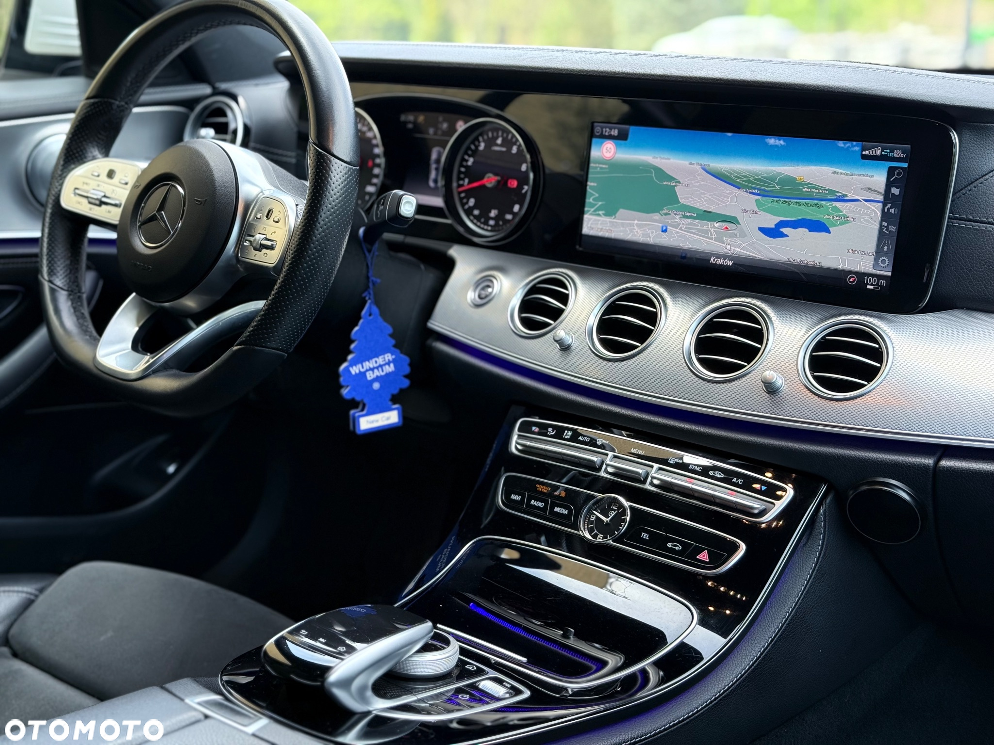 Mercedes-Benz Klasa E 200 9G-TRONIC - 19