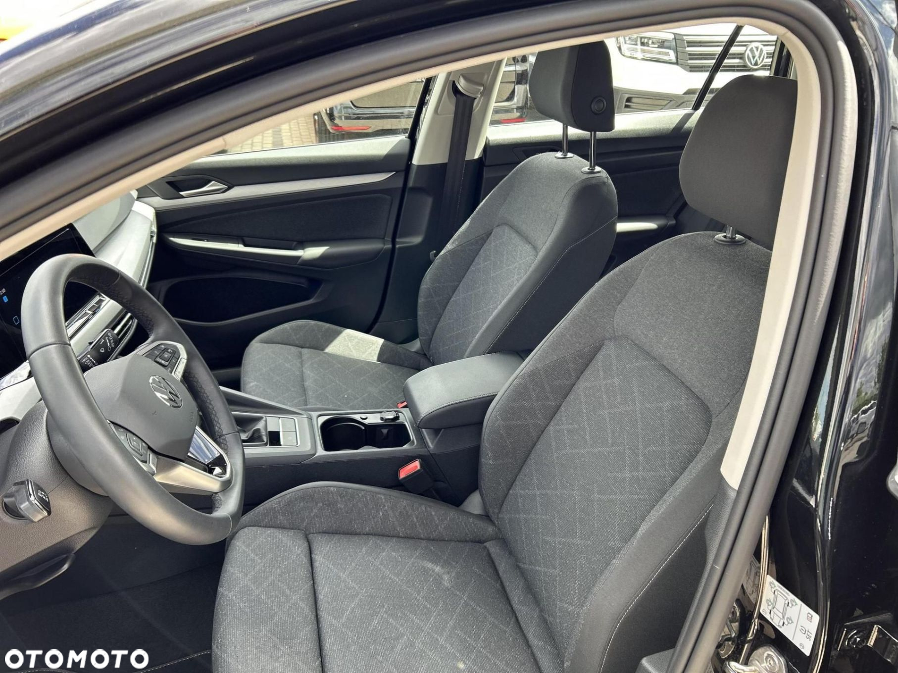 Volkswagen Golf - 11