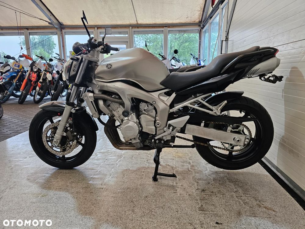 Yamaha FZ - 10