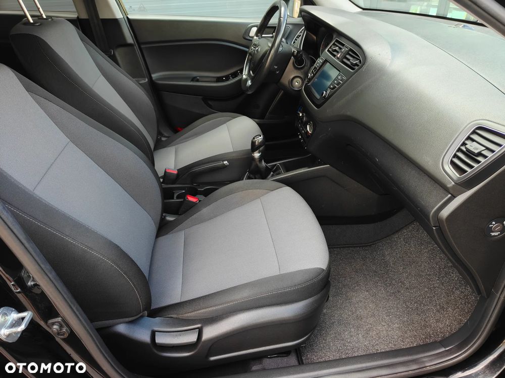 Hyundai i20 blue 1.2 Pure - 20