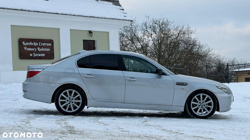 BMW Seria 5 523i - 6