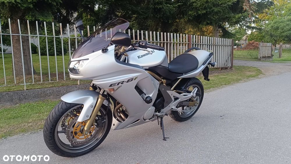 Kawasaki ER - 2