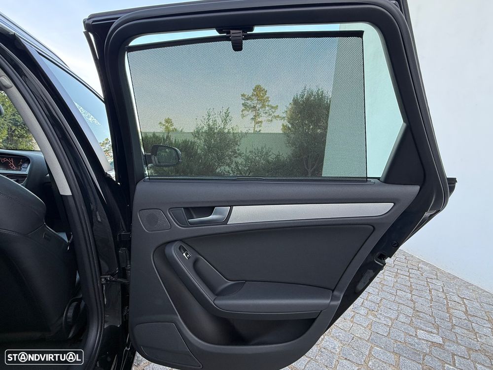 Audi A4 Avant 2.0 TDI DPF S line Sport Pack - 32