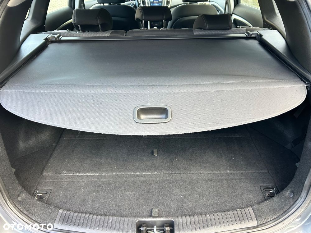 Hyundai i30 1.6 CRDi Fifa World Cup Edition - 28