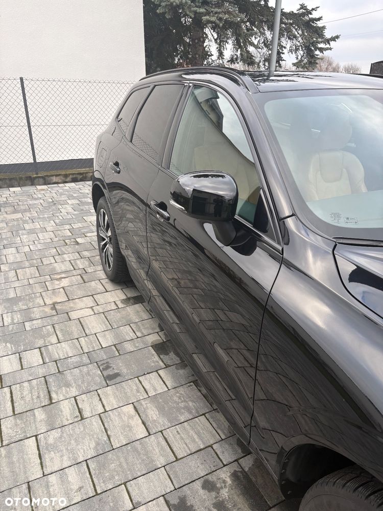 Volvo XC 60 B5 B AWD Plus Dark - 4