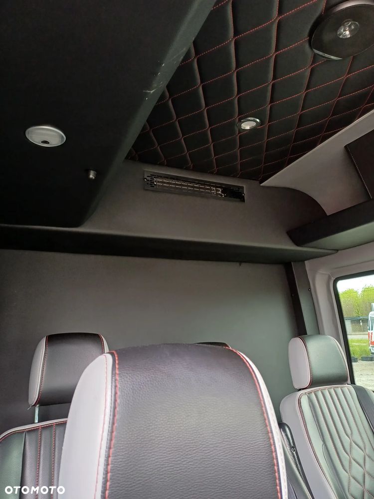 Mercedes-Benz Sprinter - 26