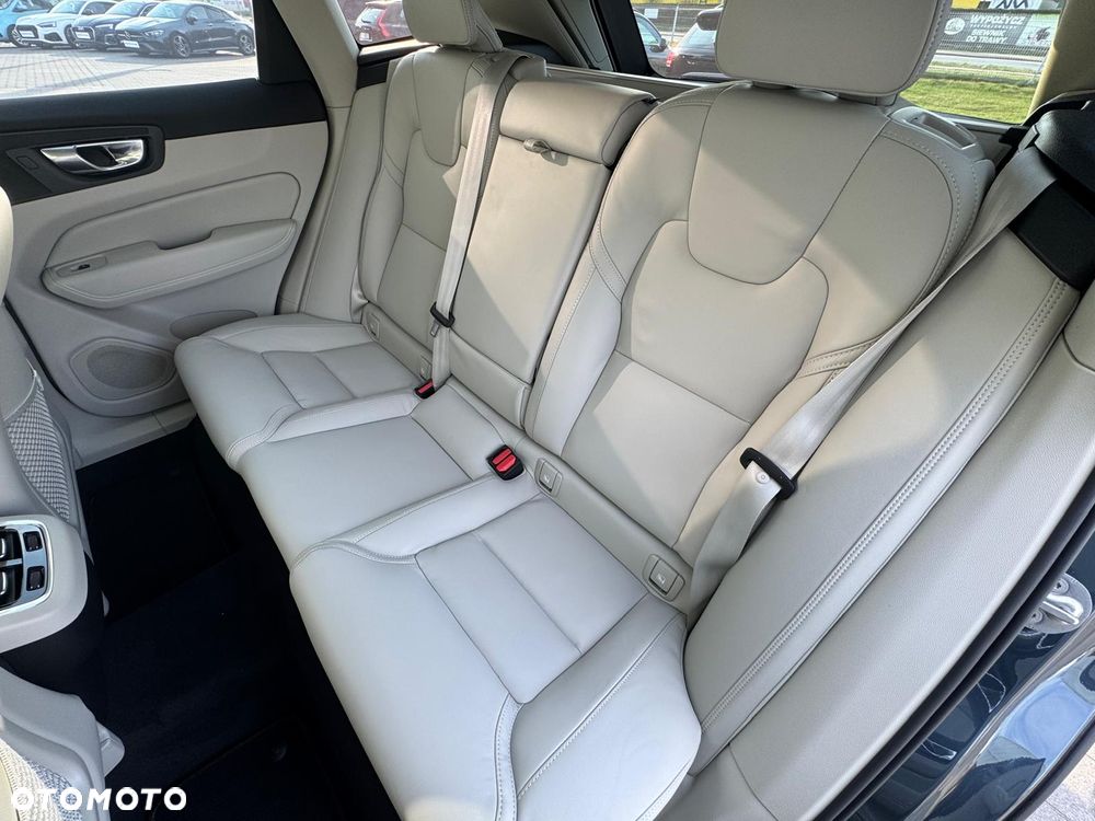 Volvo XC 60 B5 B AWD Ultra Dark - 15