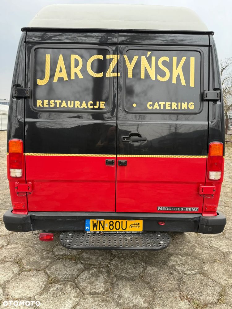 Mercedes-Benz 410 - 7