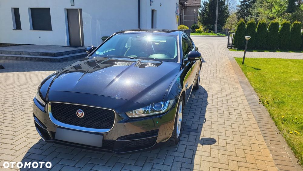 Jaguar XE 2.0 D Prestige - 7