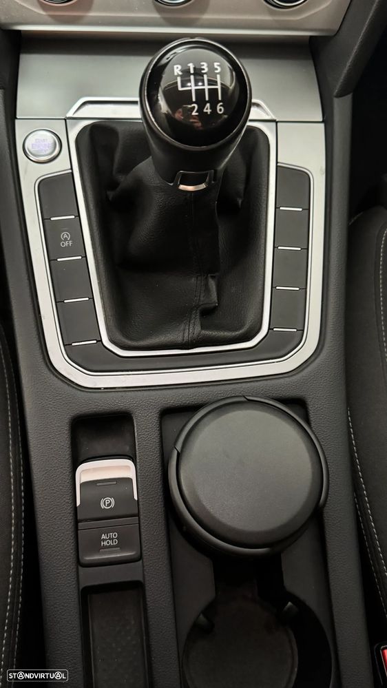 VW Passat Variant 2.0 TDI Confortline - 13