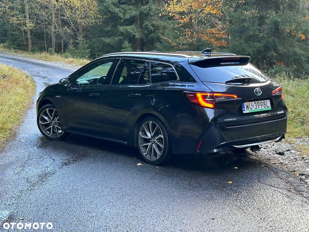 Toyota Corolla 2.0 Hybrid Executive - 26