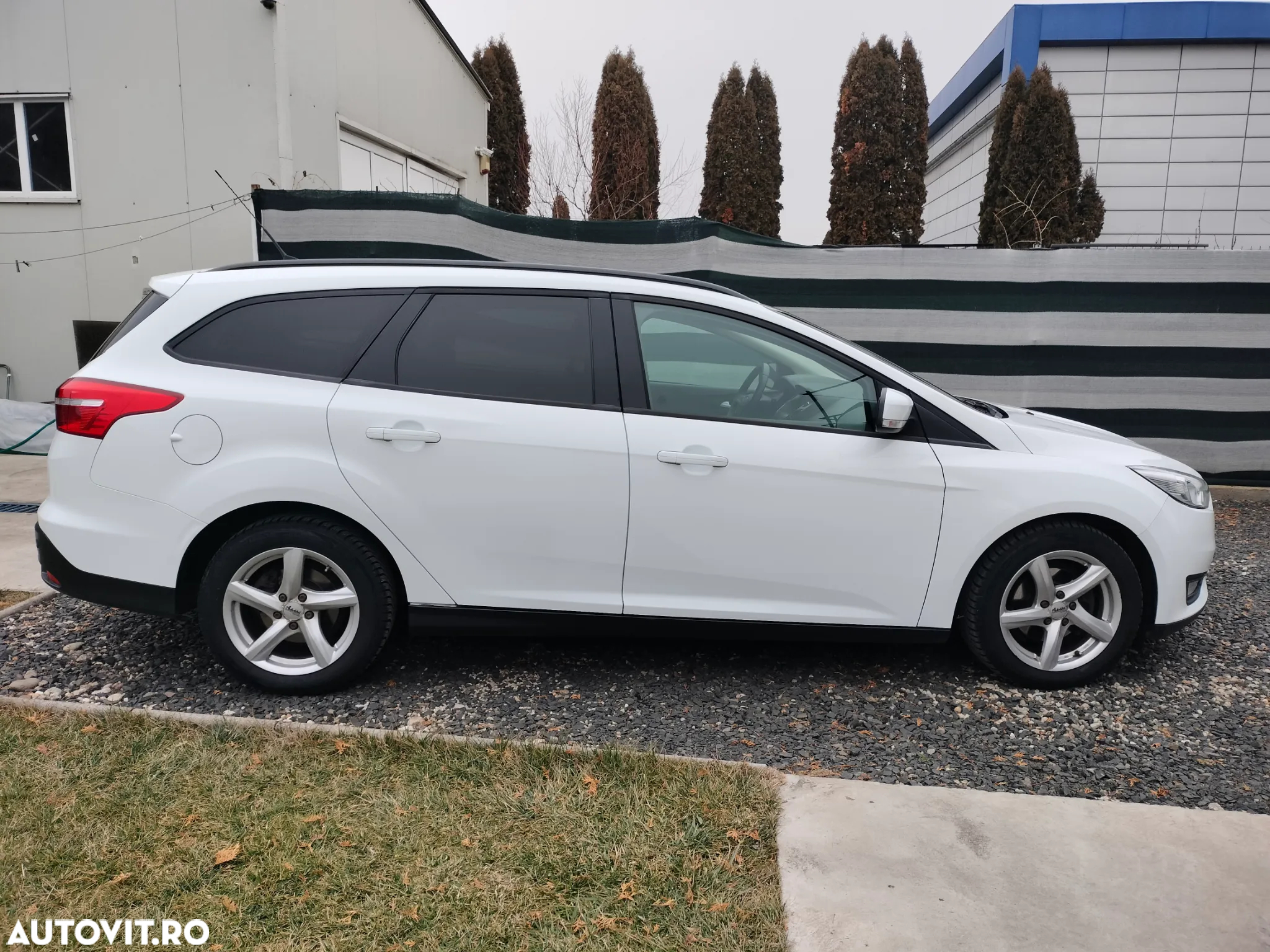 Ford Focus Turnier 1.0 EcoBoost Start-Stopp-System ACTIVE - 11
