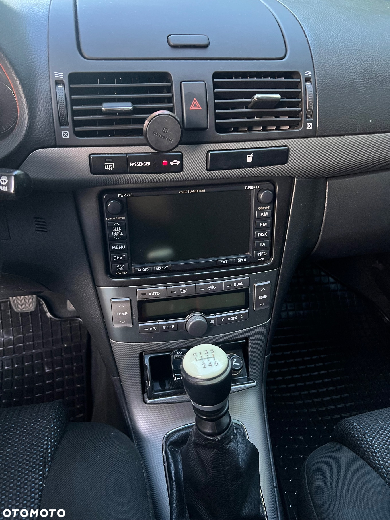 Toyota Avensis - 4