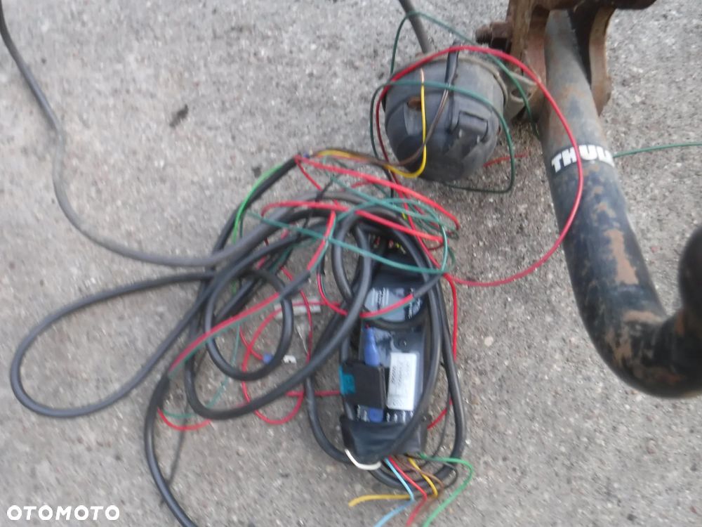 Ford Kuga Mk2 2.0 TDCI hak holowniczy THULE modul instalacja - 3