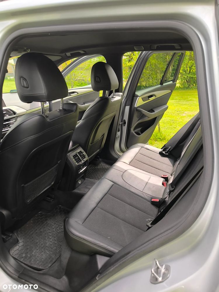 BMW X3 xDrive20d - 11