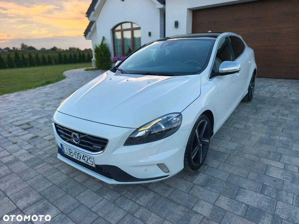 Volvo V40 T3 R-Design Momentum - 2