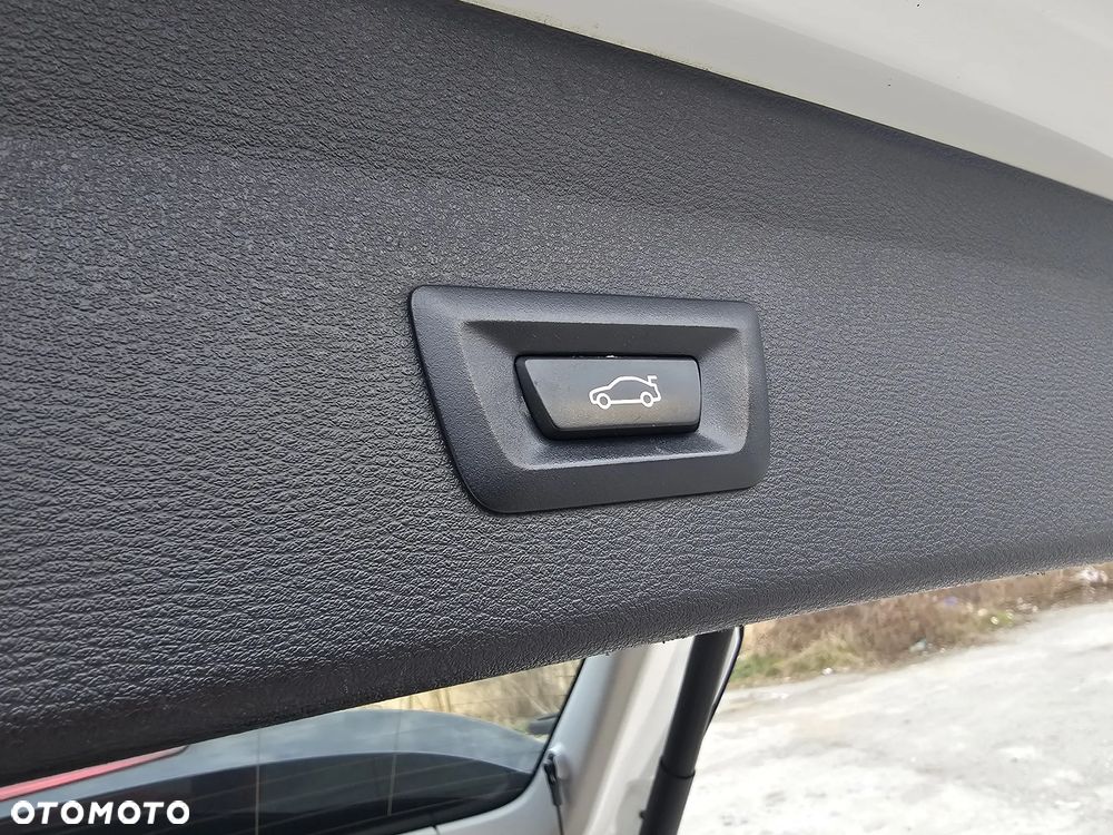 BMW X1 sDrive18d xLine - 26