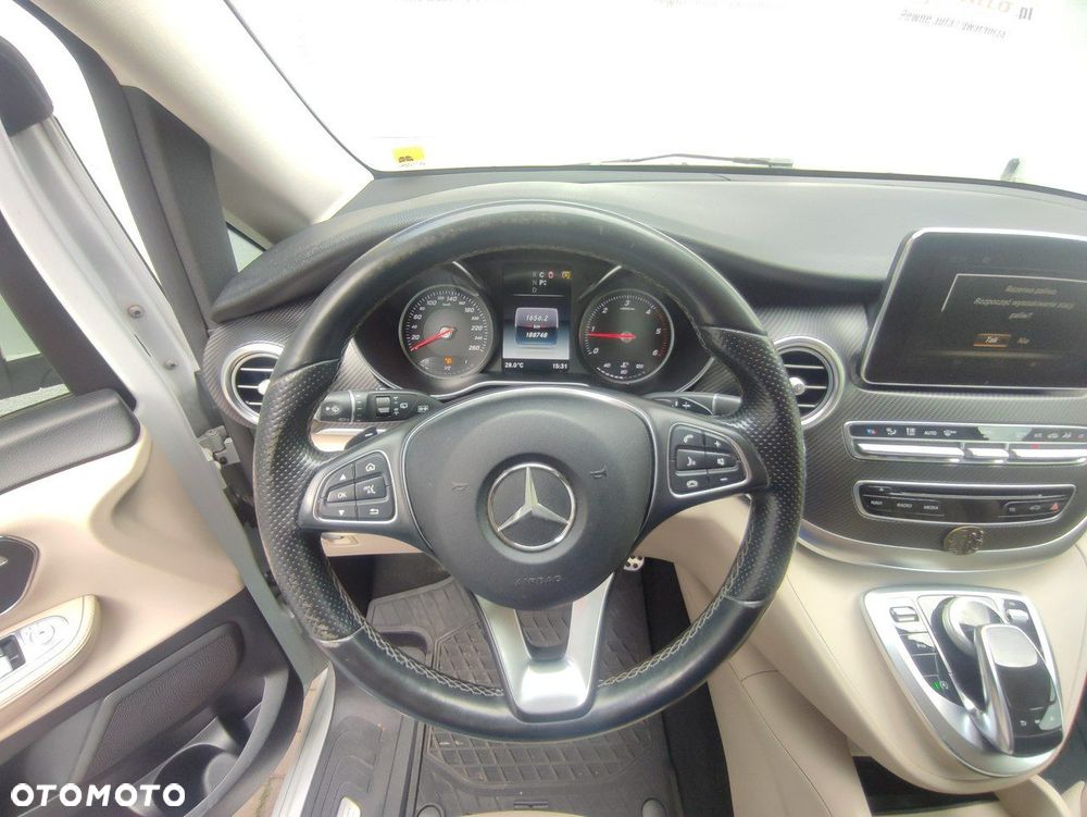 Mercedes-Benz Klasa V - 15
