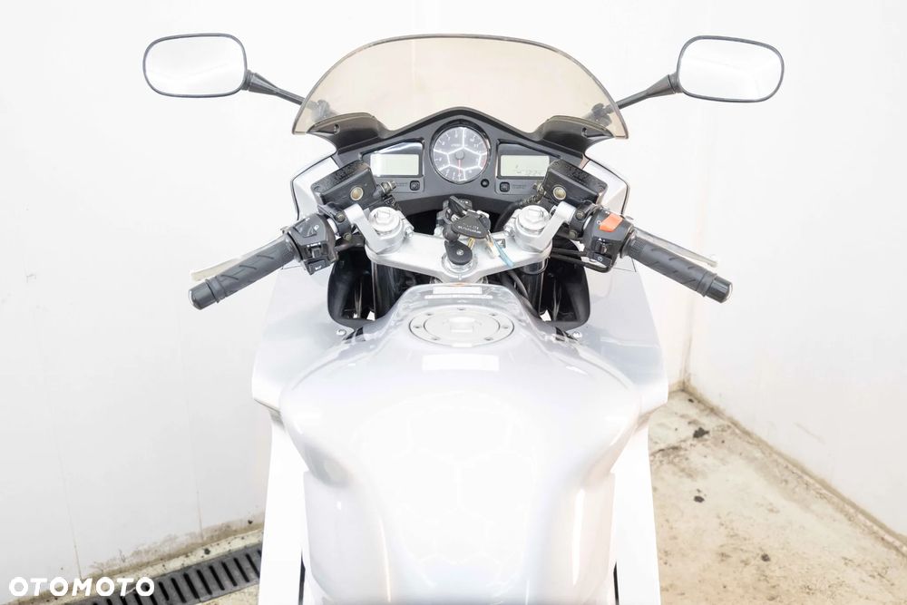 Honda VFR - 26