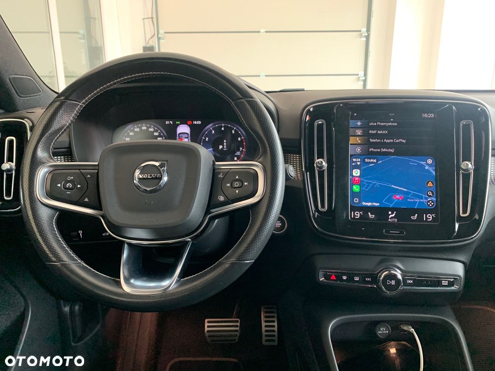 Volvo XC 40 T3 R-Design - 8