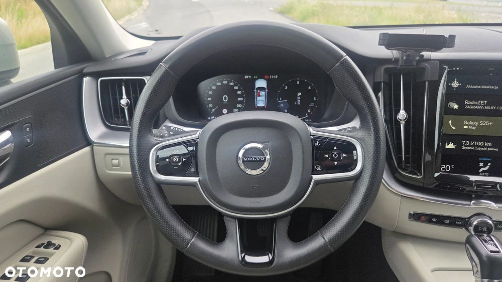 Volvo XC 60 D4 Momentum Pro - 16