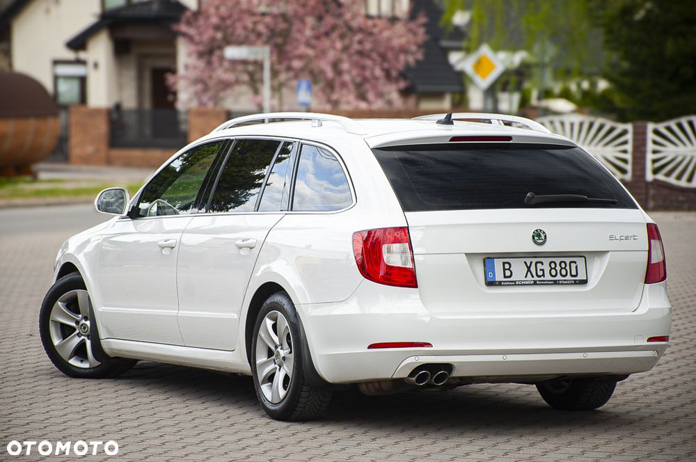Skoda Superb 2.0 TDI DSG Ambition - 9