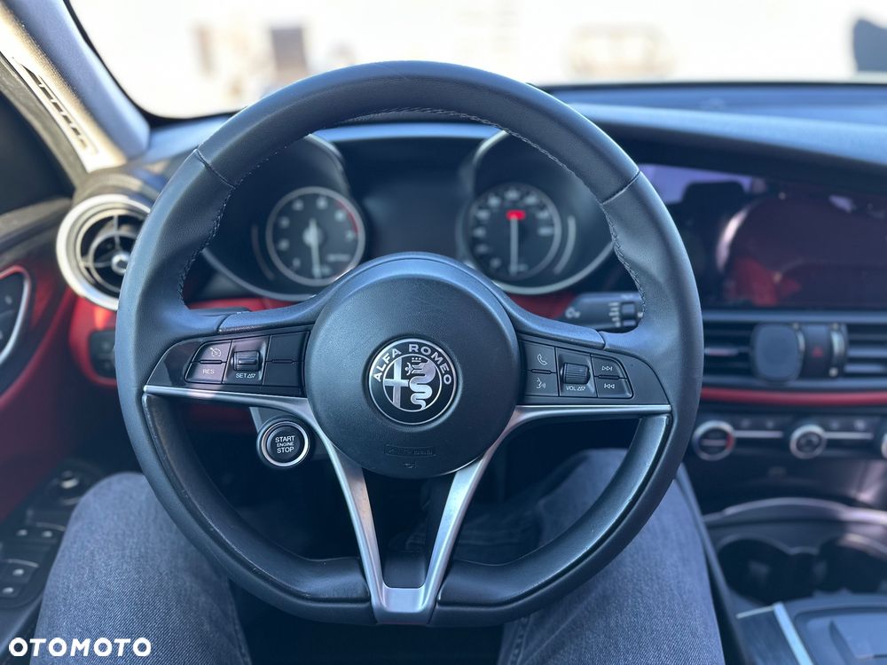 Alfa Romeo Giulia 2.0 Turbo Veloce - 13