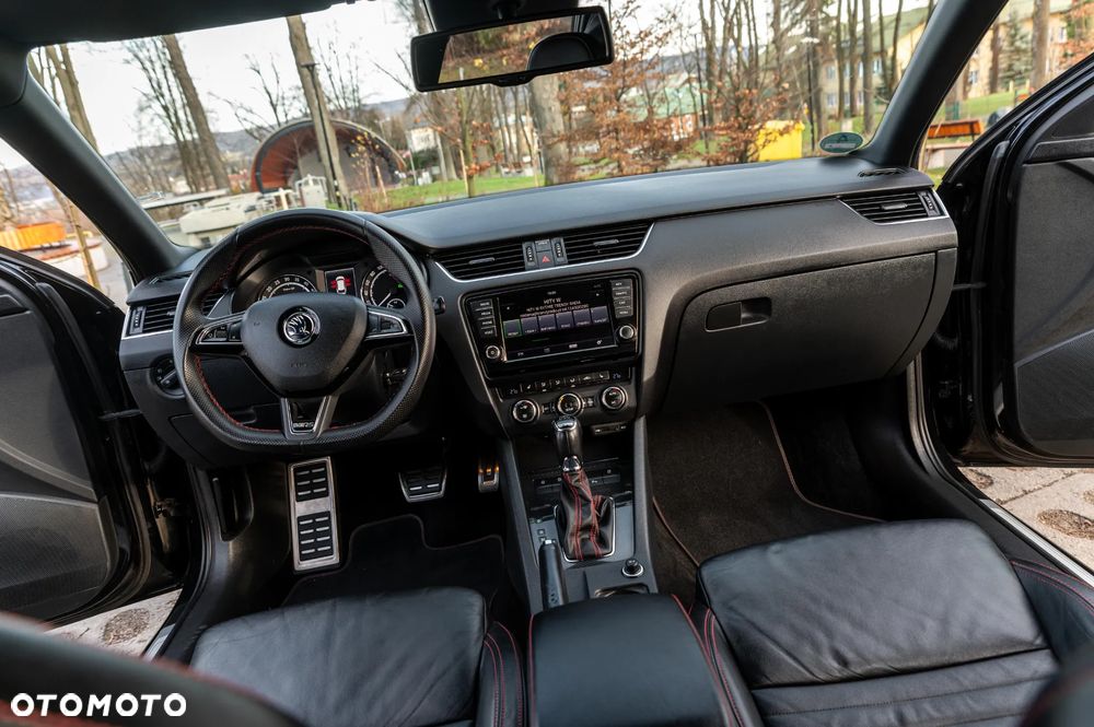 Skoda Octavia 2.0 TDI DSG RS - 36