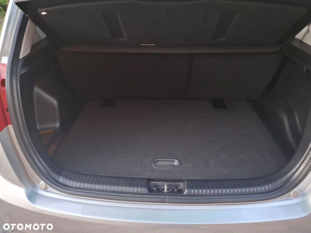 Kia Venga 1.6 Business Line - 23