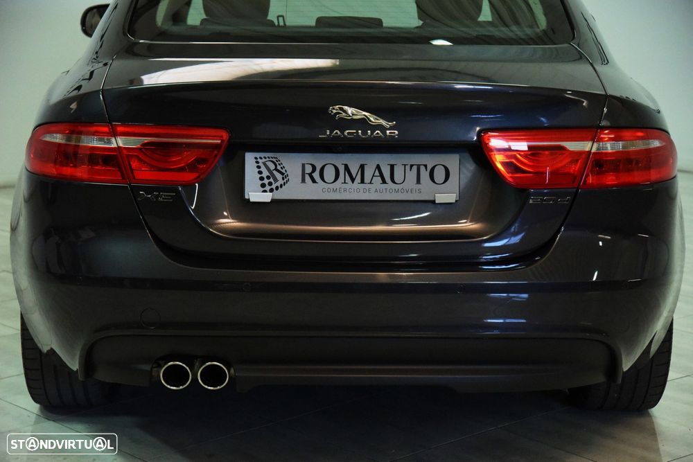 Jaguar XE 2.0 D Portfolio Aut. - 8