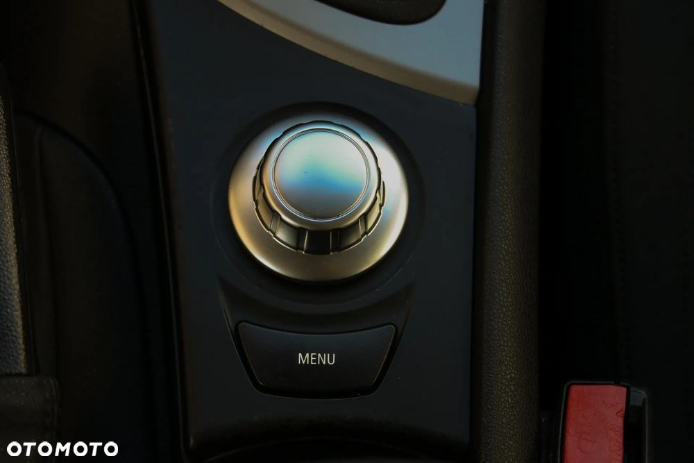 BMW Seria 1 120d DPF - 37